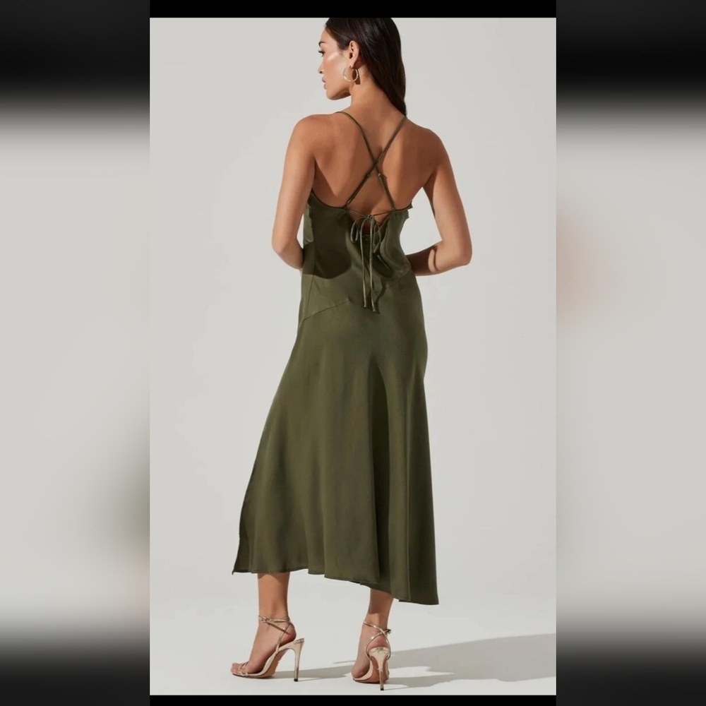Nwot Astr The Label Gaia Cowl Neck Satin Midi Dress Sage Size Medium